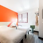 Hotel Ibis Budget Centre Renove En 2025 - Economique Au Centre De 2*