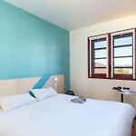 Hotel Ibis Budget Centre Renove En 2025 - Economique Au Centre De