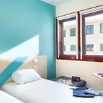 Hotel Ibis Budget Centre Renove En 2025 - Economique Au Centre De 2*