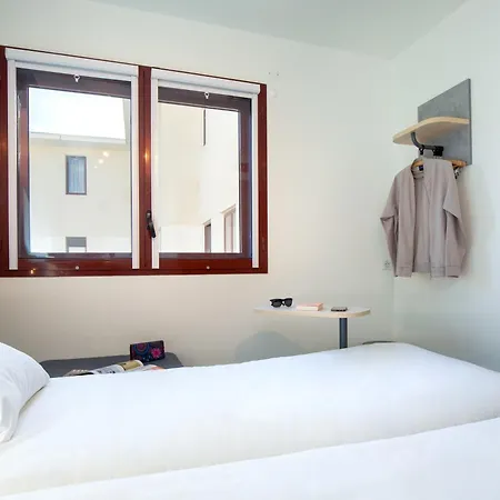 Ibis Budget Centre Renove En 2025 - Economique Au Centre De Hotel