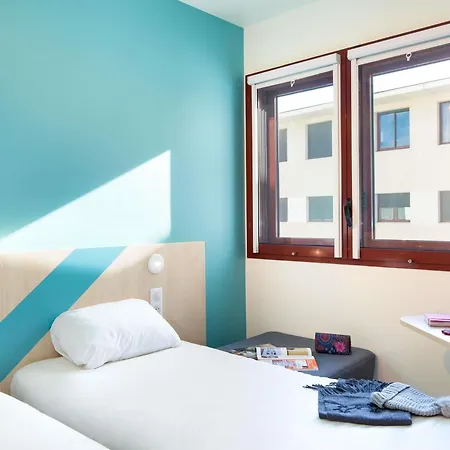 Hotel Ibis Budget Centre Renove En 2025 - Economique Au Centre De