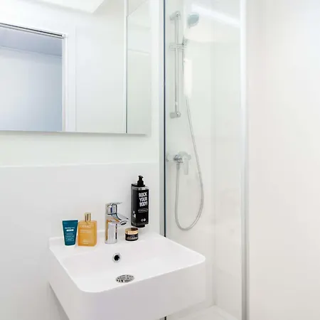 Hotel Ibis Budget Centre Renove En 2025 - Economique Au Centre De 2*