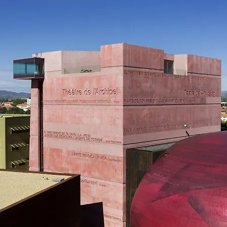 Hotel Ibis Budget Centre Renove En 2025 - Economique Au Centre De