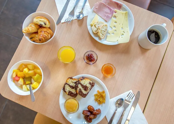 Ibis Budget Centre Renove En 2025 - Economique Au Centre De ペルピニャン