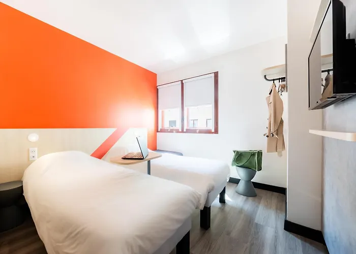 Hotel Ibis Budget Centre Renove En 2025 - Economique Au Centre De 2*