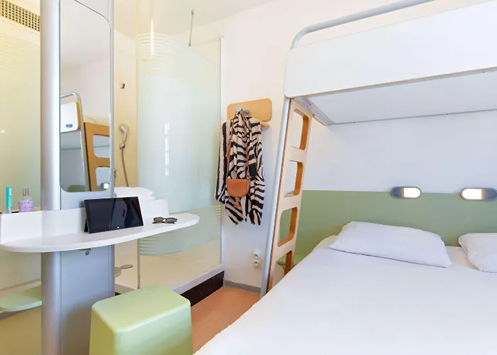 Hotel Ibis Budget Centre Renove En 2025 - Economique Au Centre De