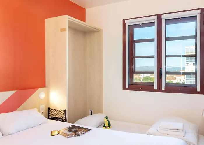 Ibis Budget Centre Renove En 2025 - Economique Au Centre De Hotel 2*