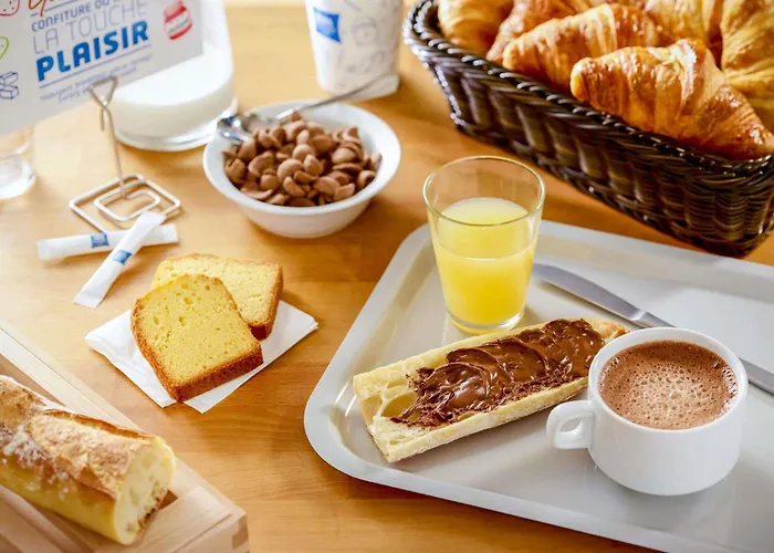 Hotel Ibis Budget Centre Renove En 2025 - Economique Au Centre De 2*